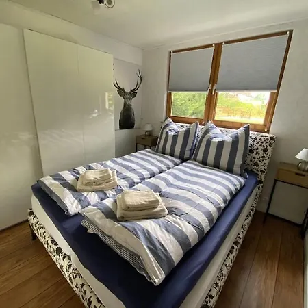 Eifelcottage Wren * Ulmen